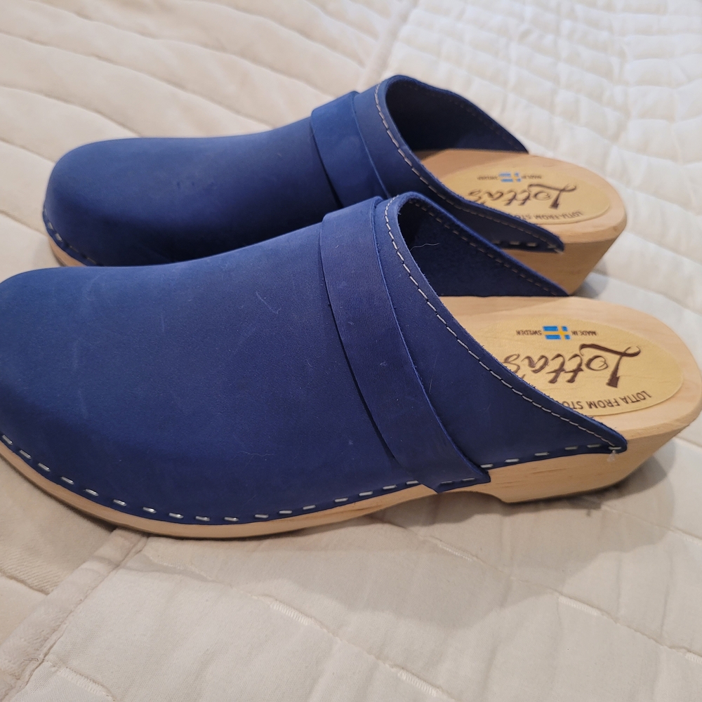 Lotta From Stockholm Navy Leather Clogs